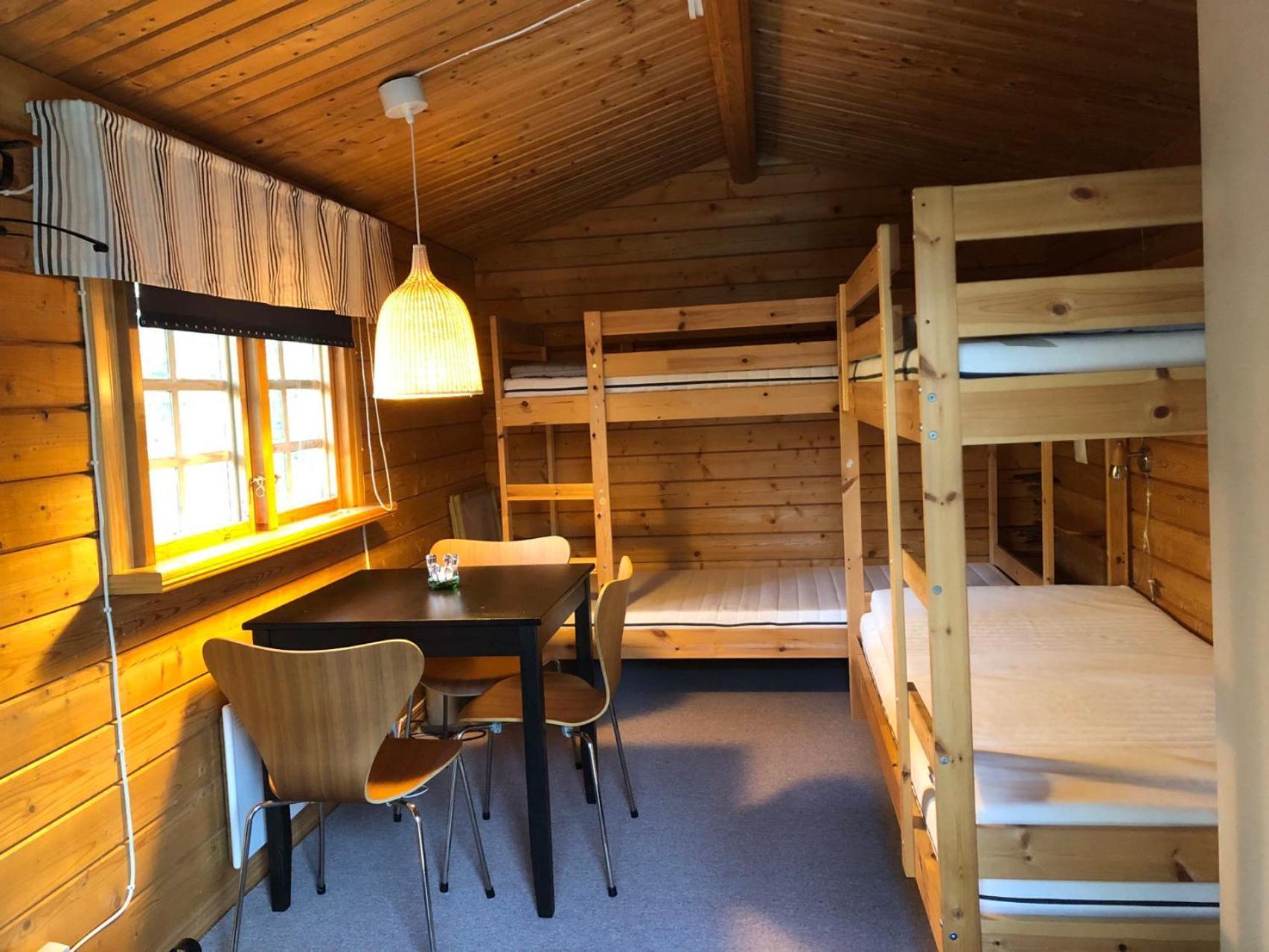 Timber Cottages With Jacuzzi And Sauna Near Lake Vaenern Karlstad Ngoại thất bức ảnh
