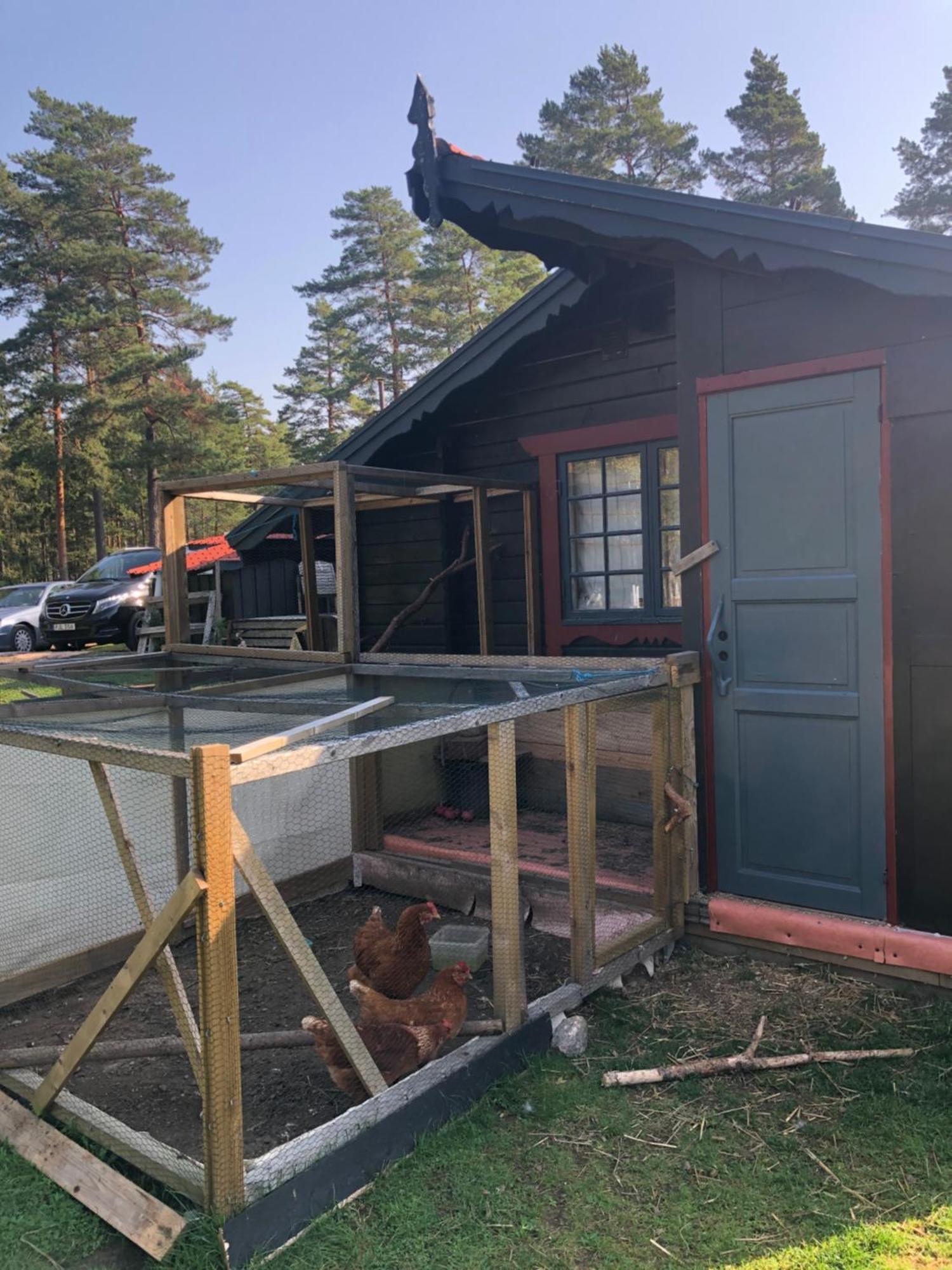 Timber Cottages With Jacuzzi And Sauna Near Lake Vaenern Karlstad Ngoại thất bức ảnh